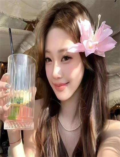 《来自里诺的男人》色彩运用解析：色调选择与情绪表达分析